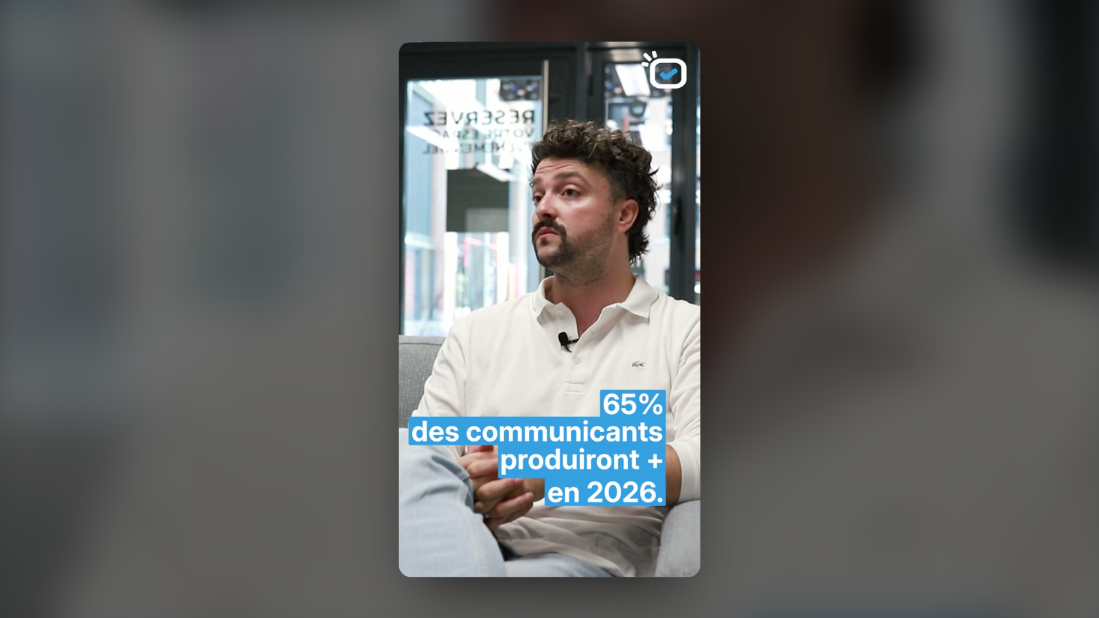 Image de la capsule vidéo OSAD : Antoine Crespin en interview, sous-titre « 65 % des communicants produiront + en 2026 ».