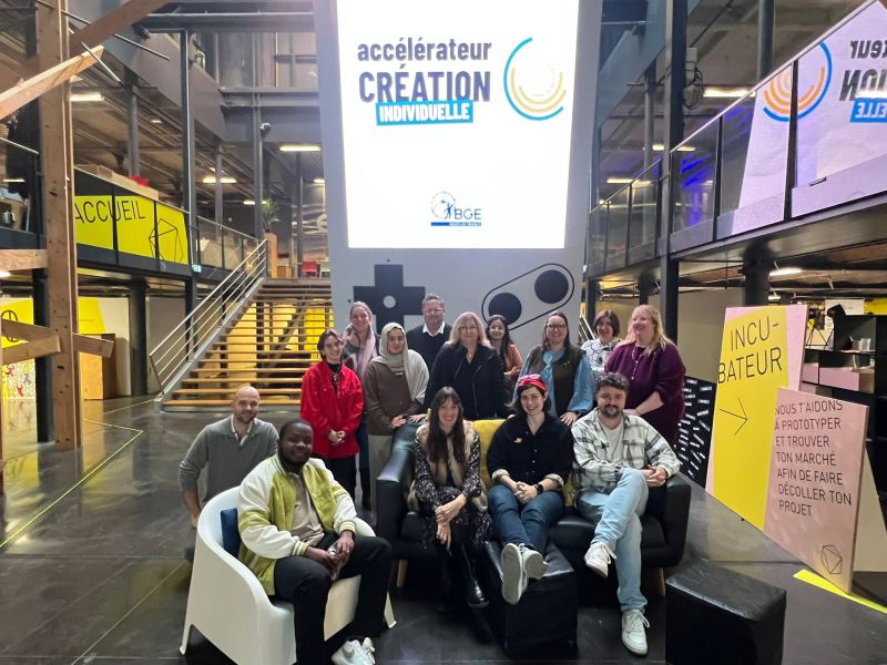 Photo de groupe de la promotion, sous l’enseigne « Accélérateur Création individuelle » de la BGE Hauts-de-France.