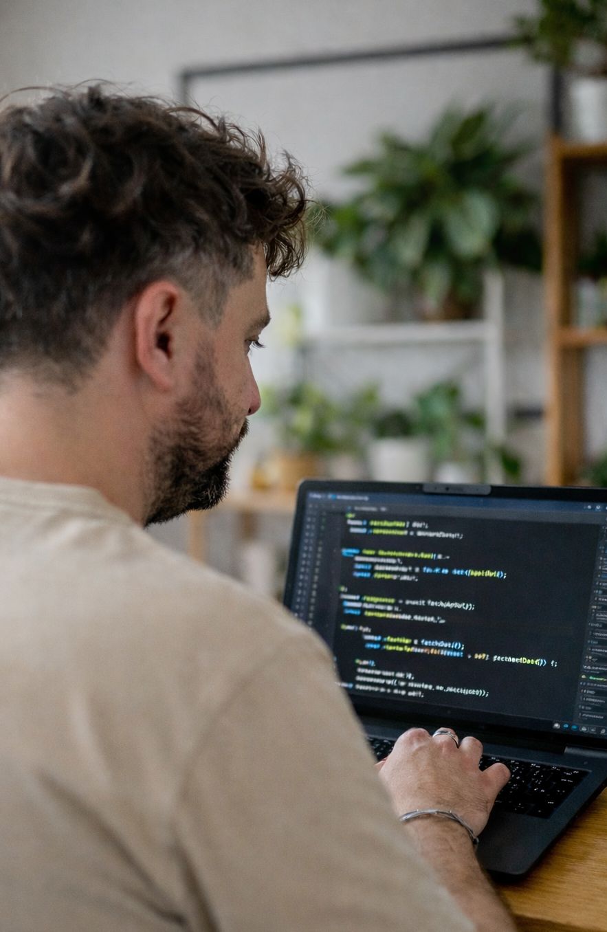 Développement d’une application sur ordinateur portable.